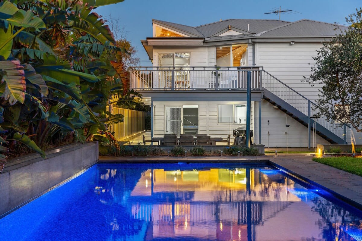 Blairgowrie Beachside Retreat, Solar Heated Pool