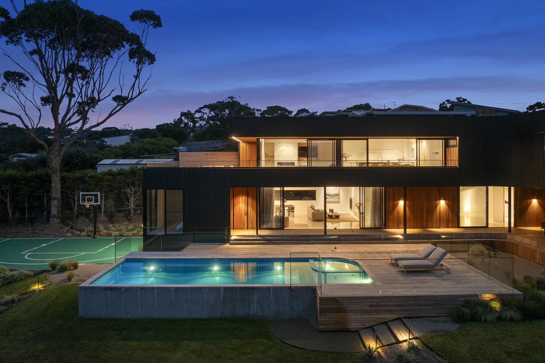 Blanc de Noir Luxe Grandeur with Pool and Spa