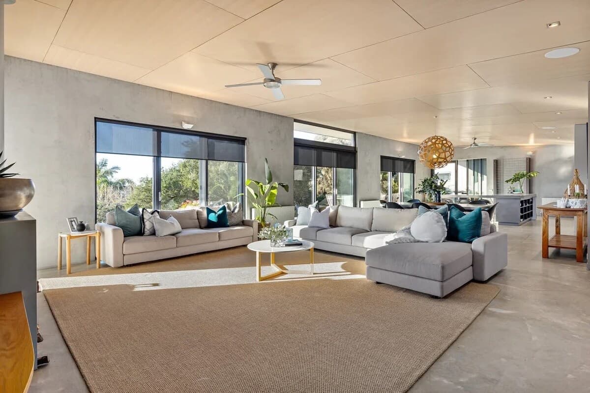 Portsea Sanctuary, Gas Heated Pool & Gardens